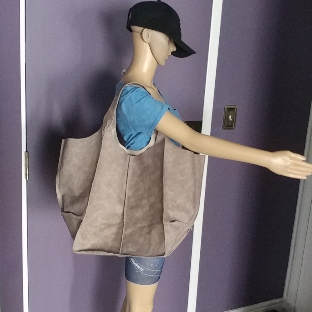 Oversized leather tote bag